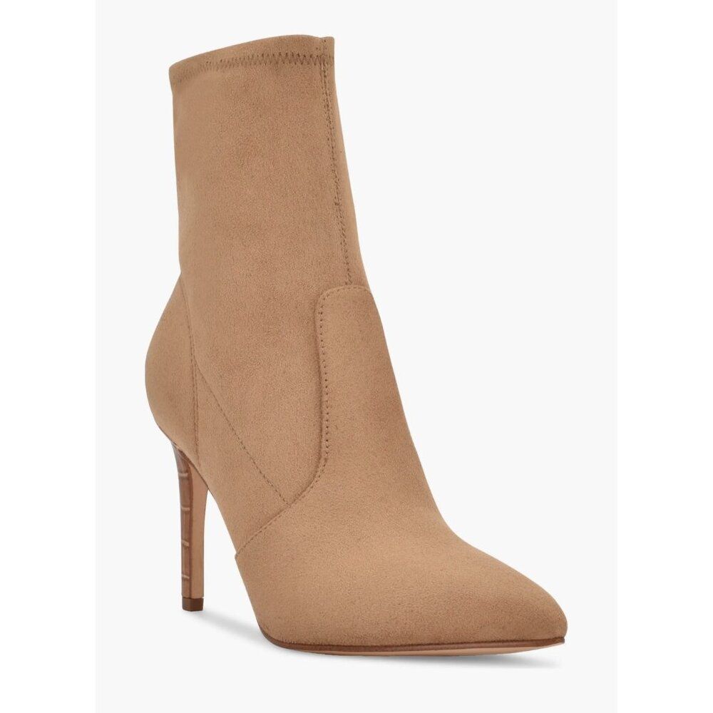 New Nine West  Pointed Toe Bootie in Light Natural  Size 9.5